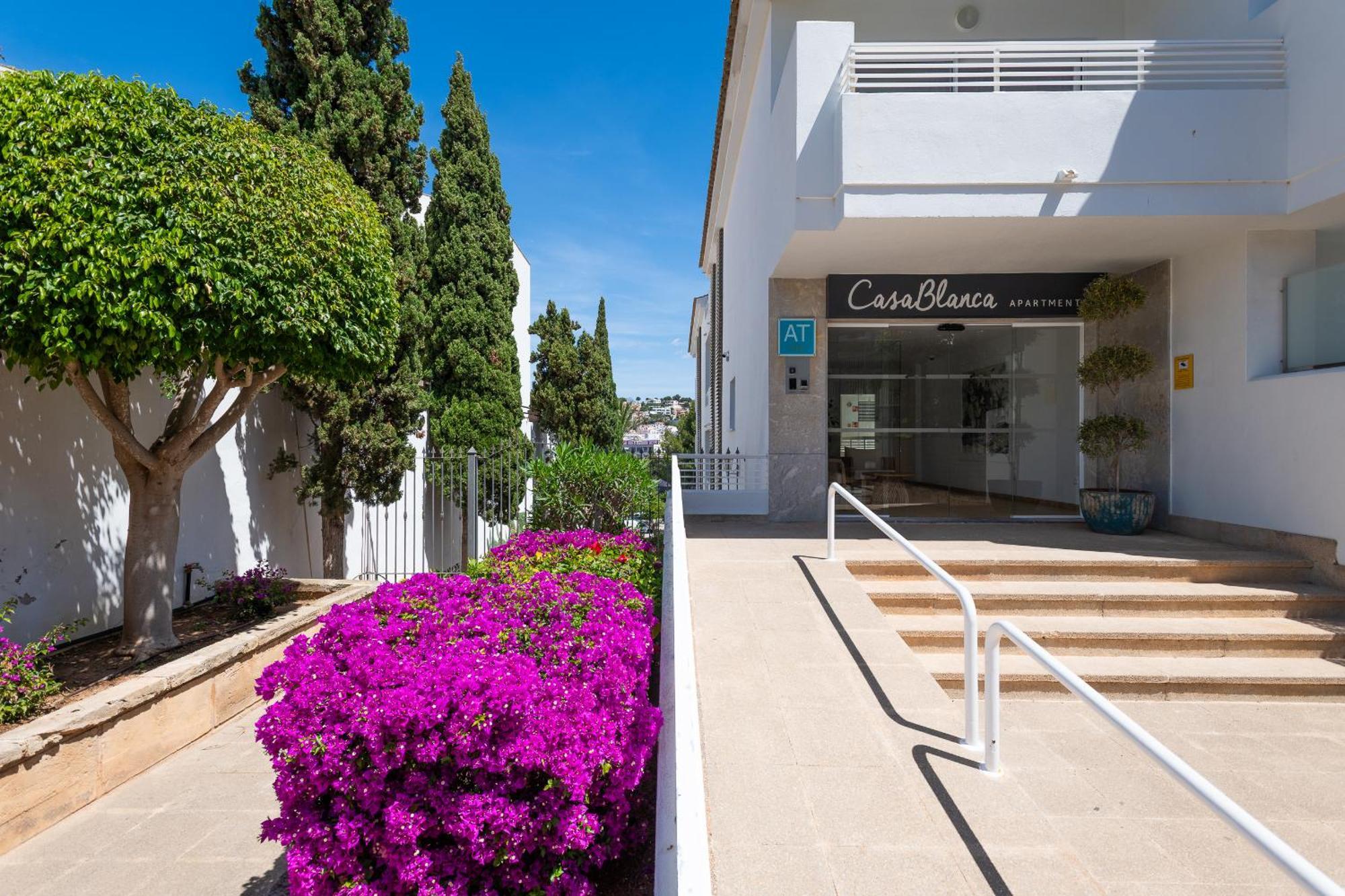 Casablanca Apartments, サンタ・ポンサ エクステリア 写真